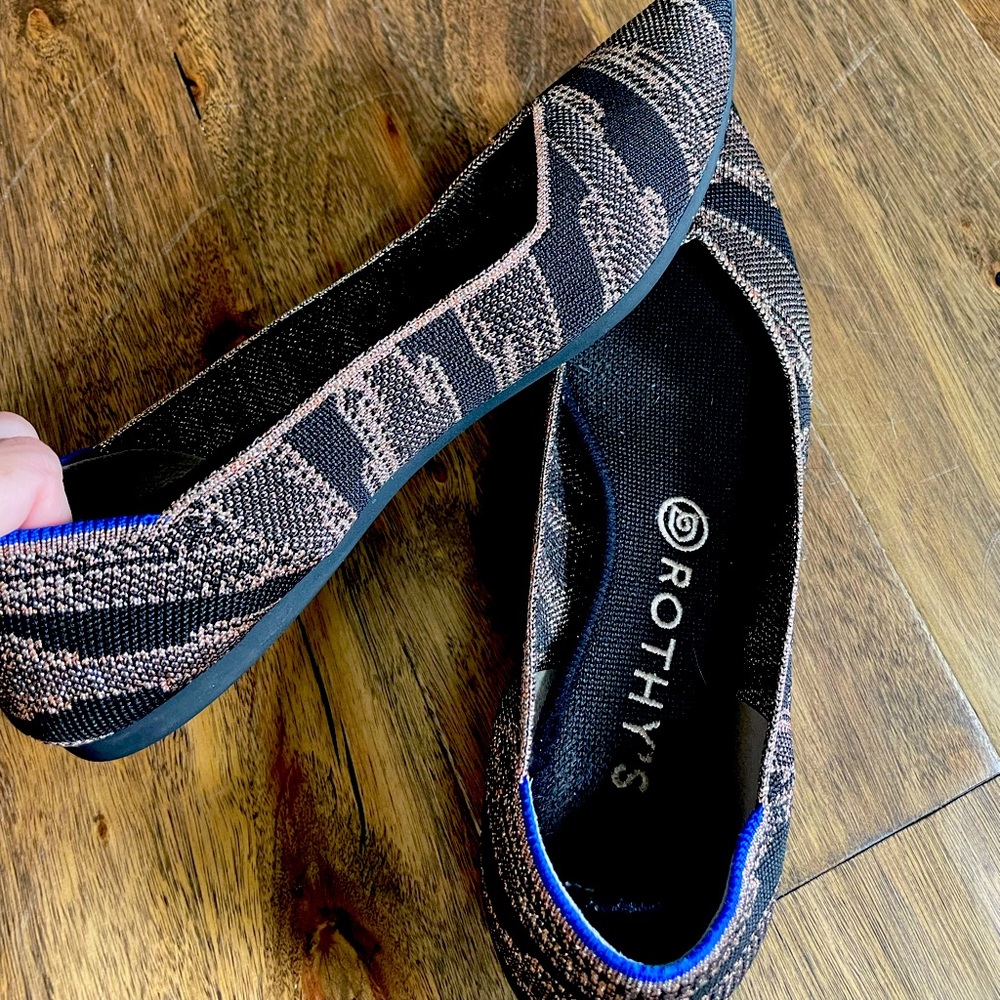 Pointed toe  Rothy’s, size 8.5. Black with metallic rose gold.